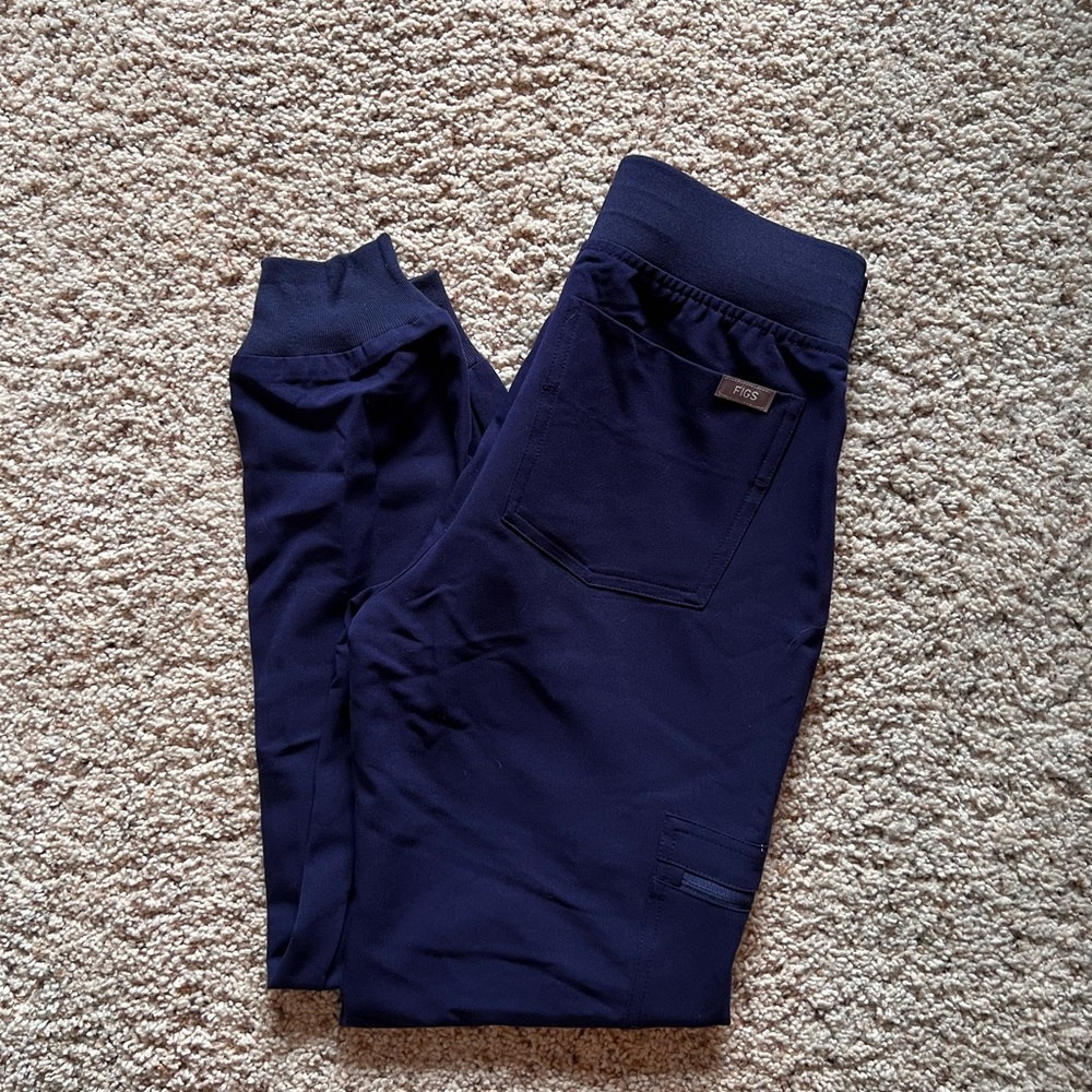 NWT Figs Navy jogger scrubs XXS petite
